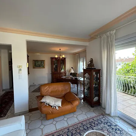 Βίλα Quiet House With Private Pool